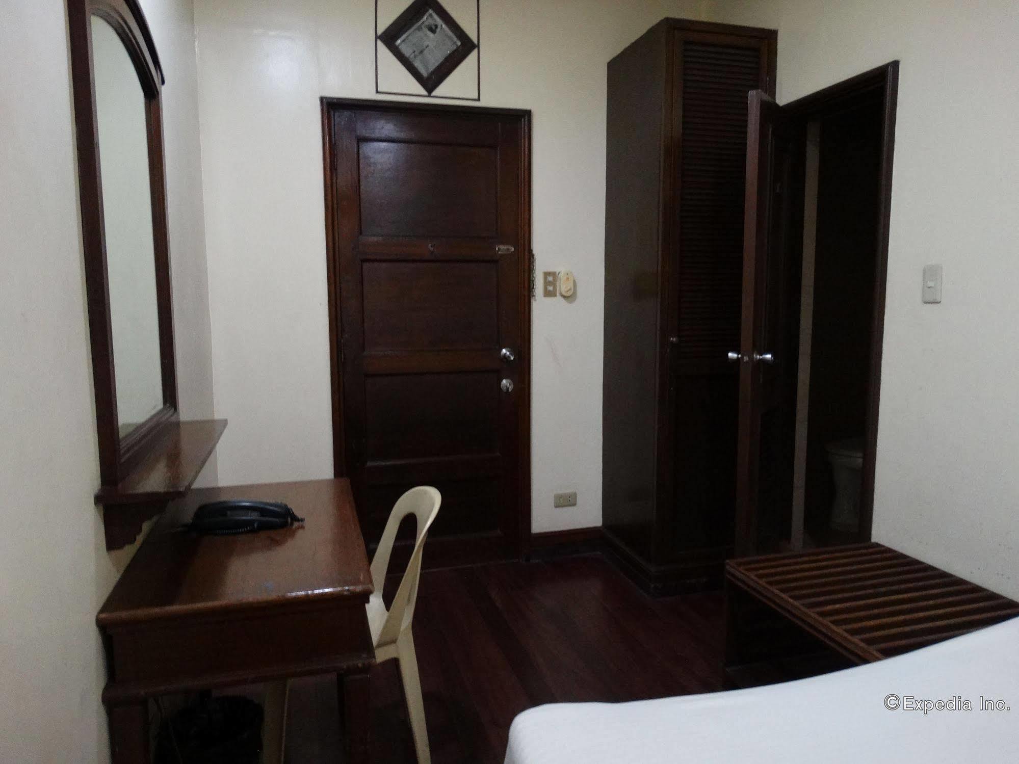 Malate Pensionne Manila Exterior foto